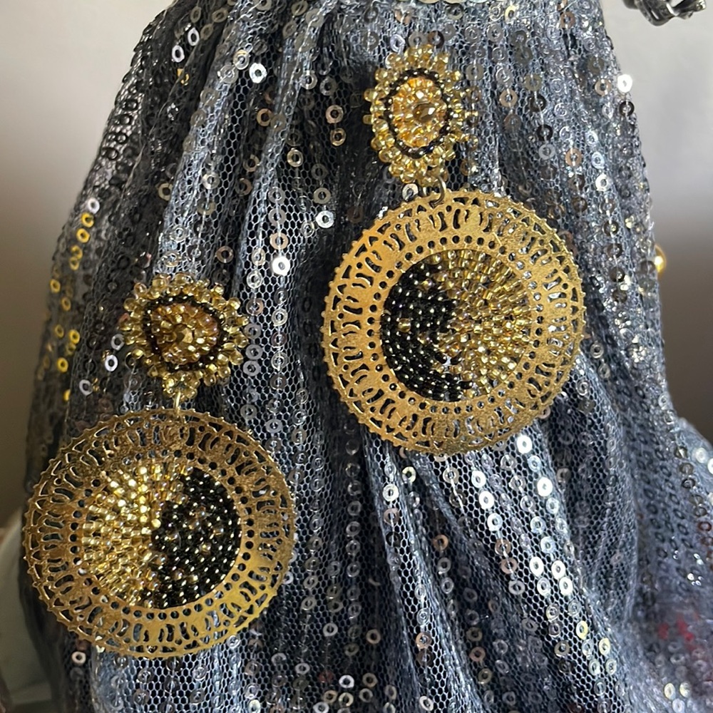Beautiful handmade earrings from Columbia very light on the ear.